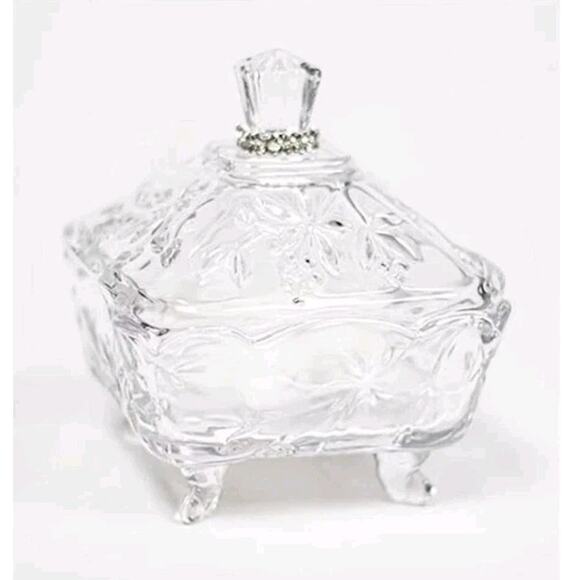 LADY PRIMROSE * TRYST * FOOTED POWDER JAR WITH * 1.5 OZ. SHIMMER DUSTING SILK - Picture 1 of 6